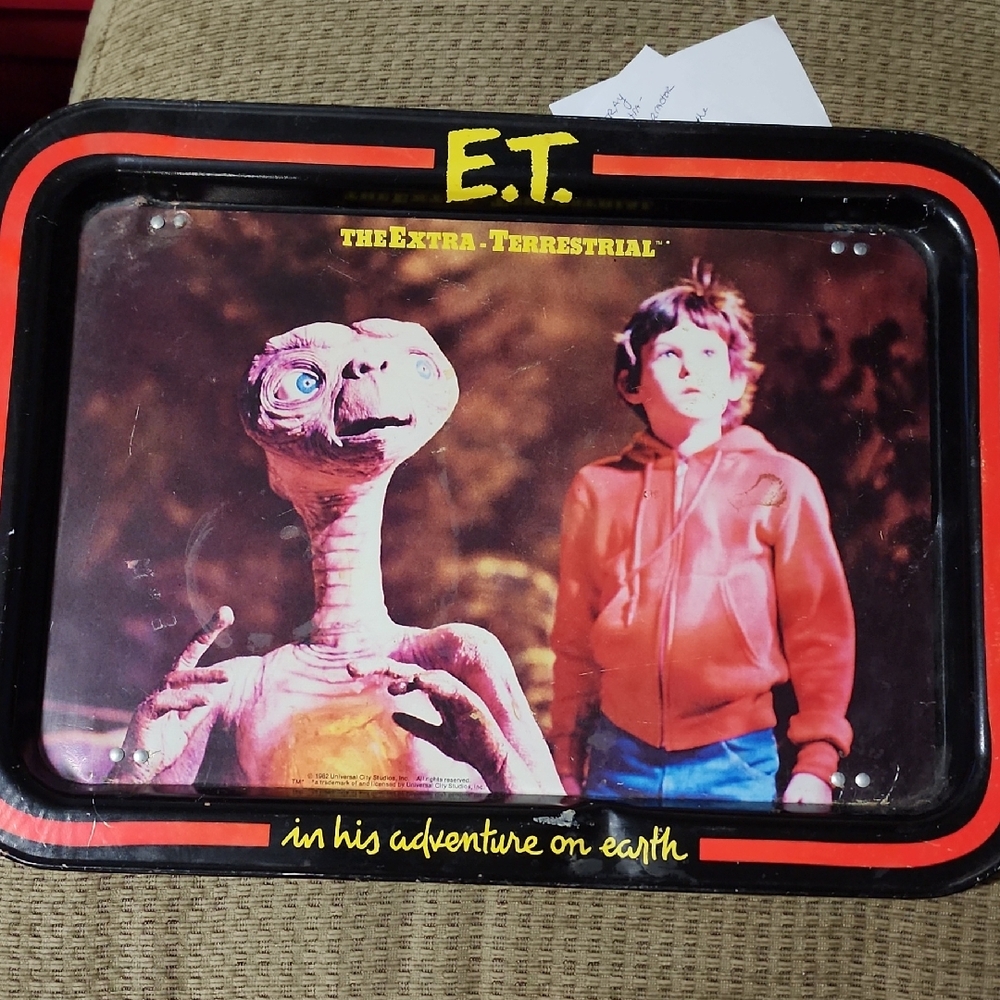 E.T. The Extra-Terrestrial Metal Tray. Vintage. SEE DENT !!